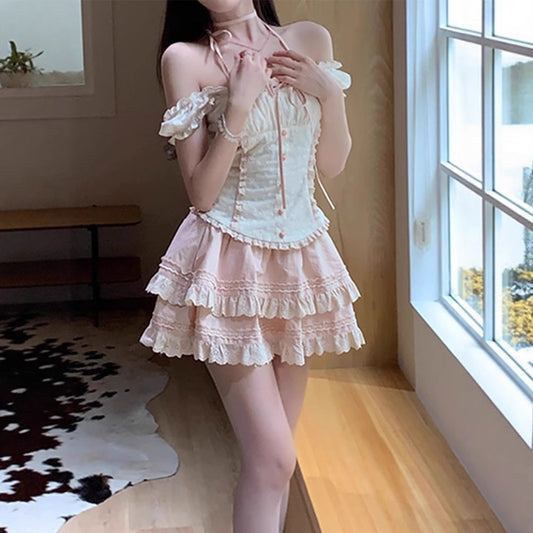 Delicate Lace Top – Graceful & Slim Fit