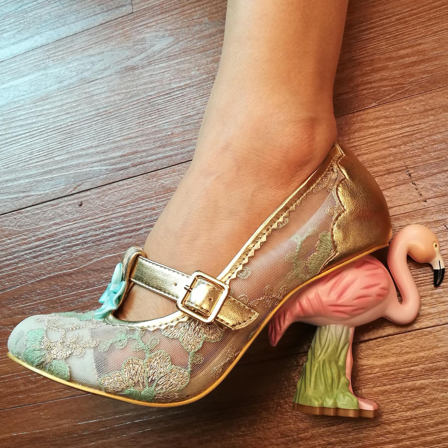Exquisite embroidery hollow high-heeled shoes