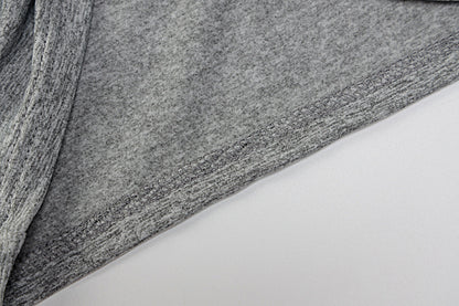 Cropped V-Neck T-Shirt – Elegant Long Sleeve Style